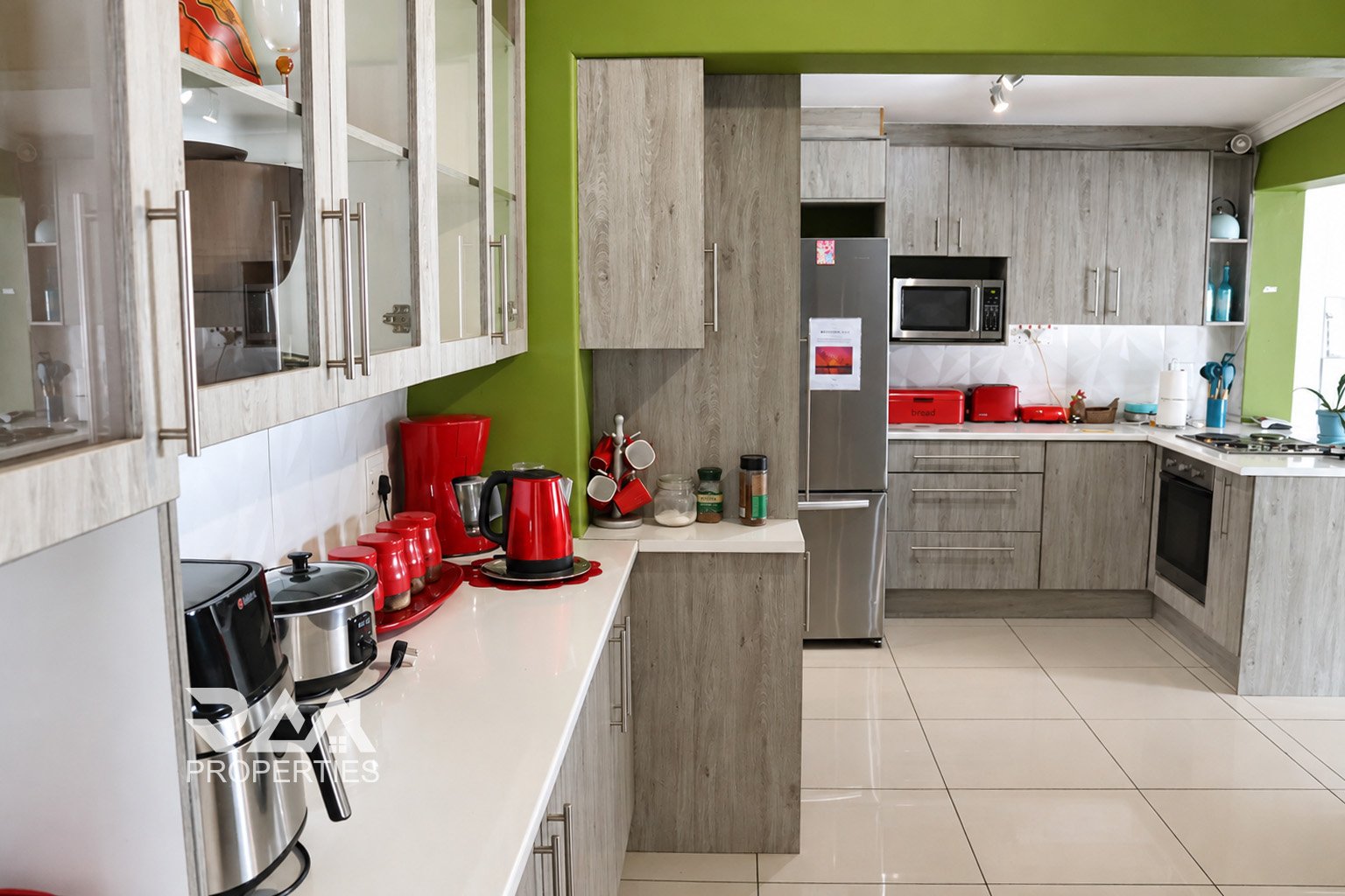 Family Home with Flat & Pool in Khomasdal