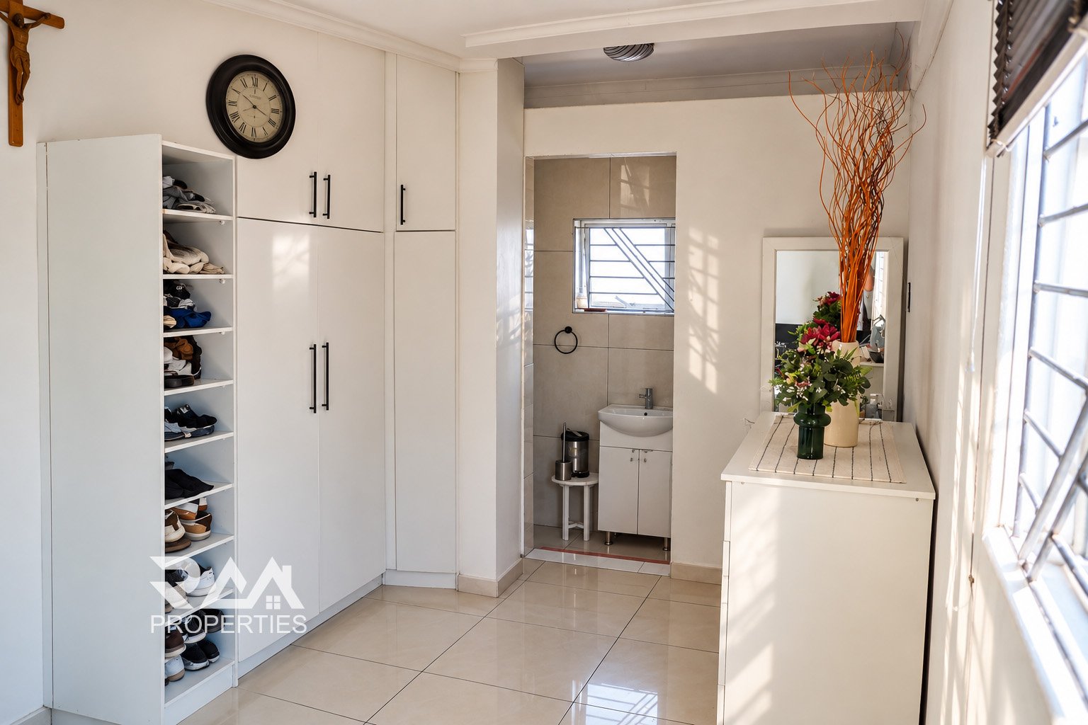 Family Home with Flat & Pool in Khomasdal