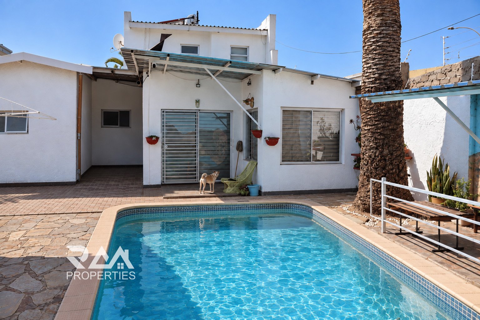 Family Home with Flat & Pool in Khomasdal